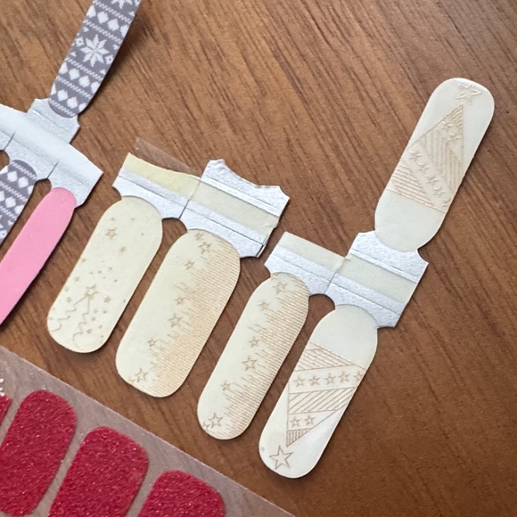 Festive Winter Nail Wraps Set - Picture 3 of 5